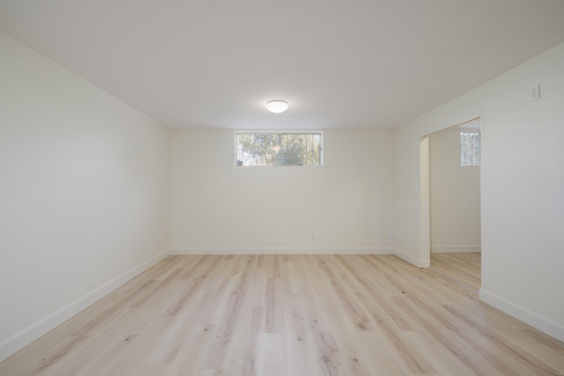 









87


Av. Queen

,
Pointe-Claire,




QC
H9R4G3

