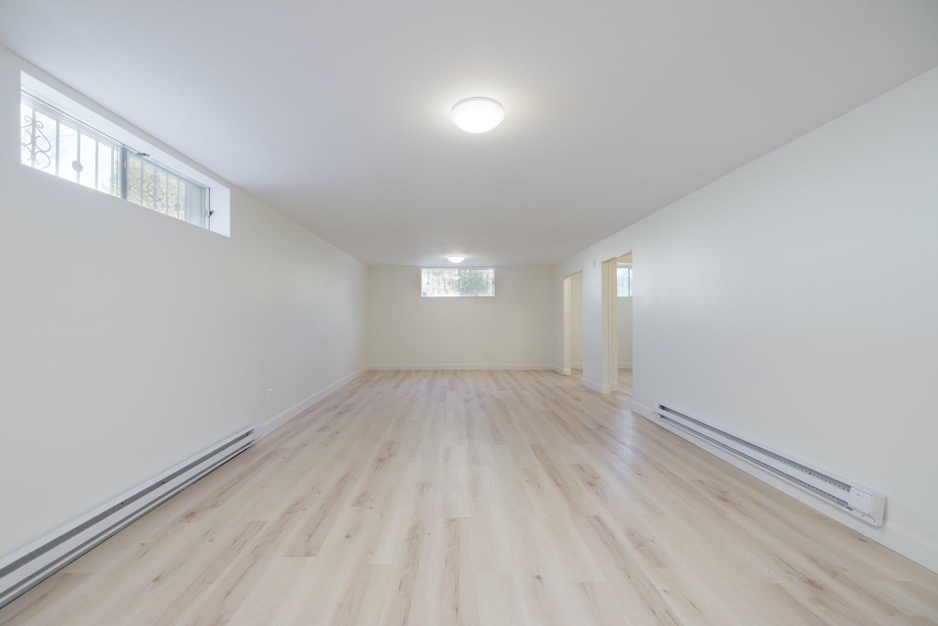 









87


Av. Queen

,
Pointe-Claire,




QC
H9R4G3

