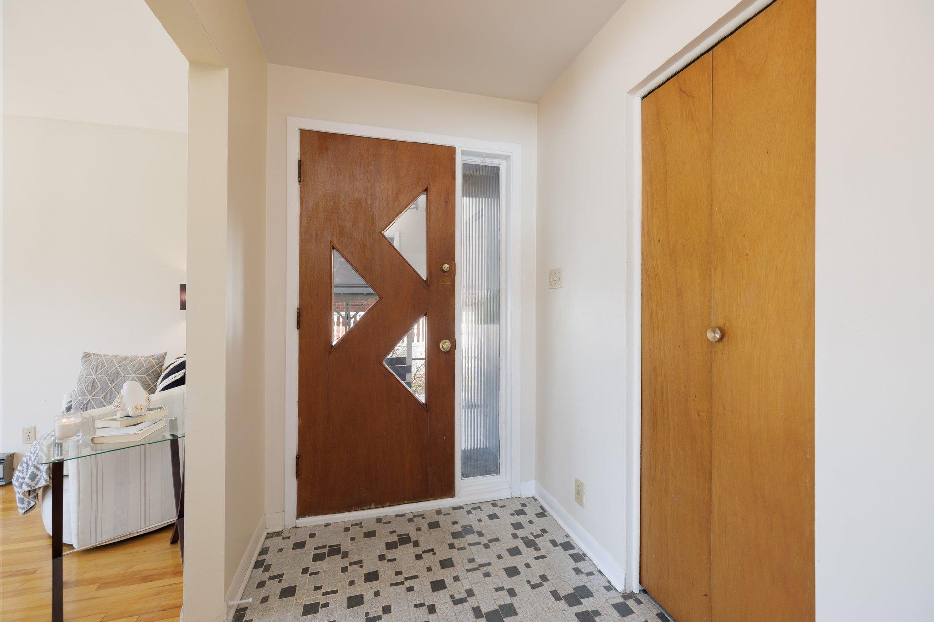 









87


Av. Queen

,
Pointe-Claire,




QC
H9R4G3

