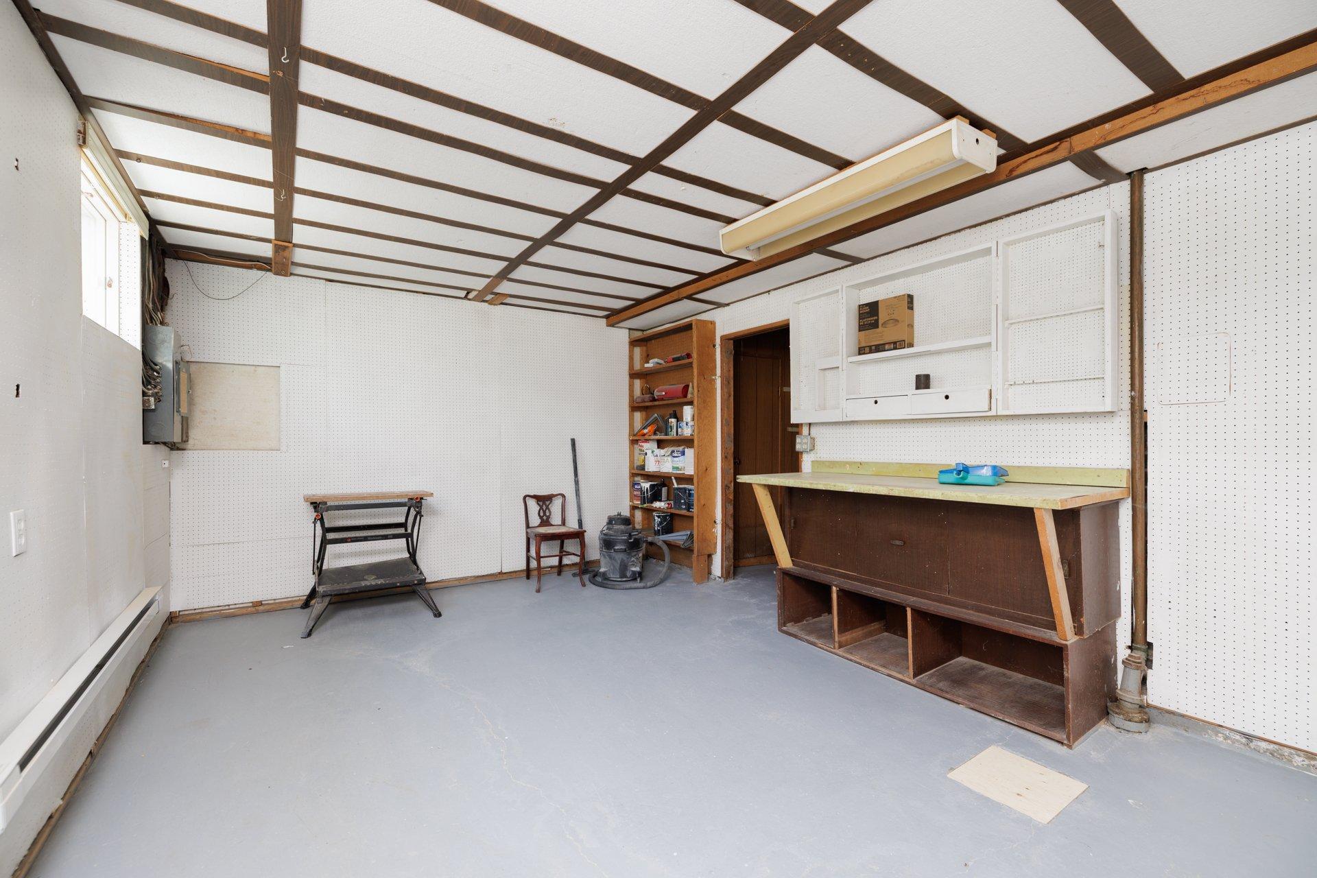









87


Av. Queen

,
Pointe-Claire,




QC
H9R4G3

