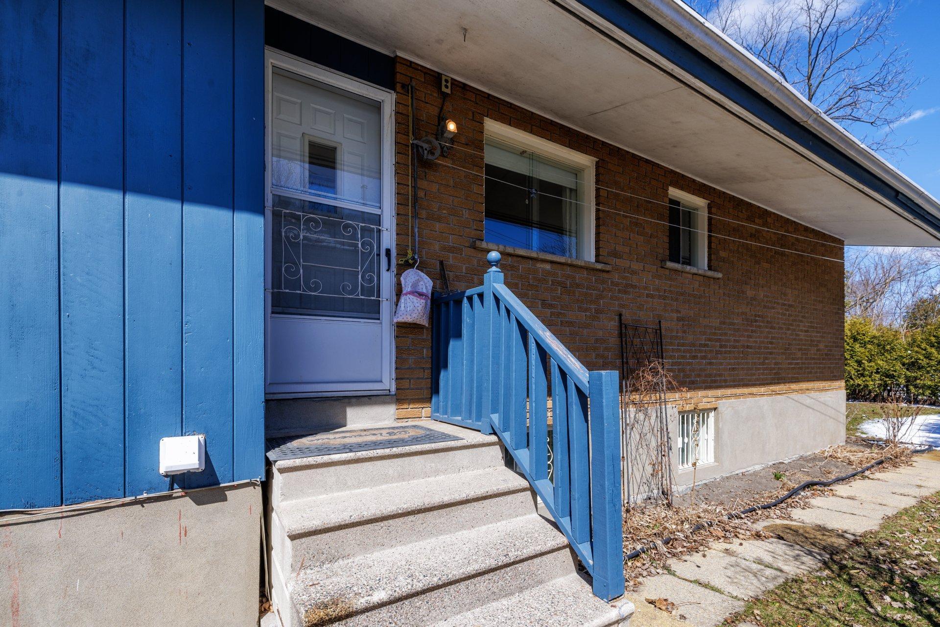









87


Av. Queen

,
Pointe-Claire,




QC
H9R4G3

