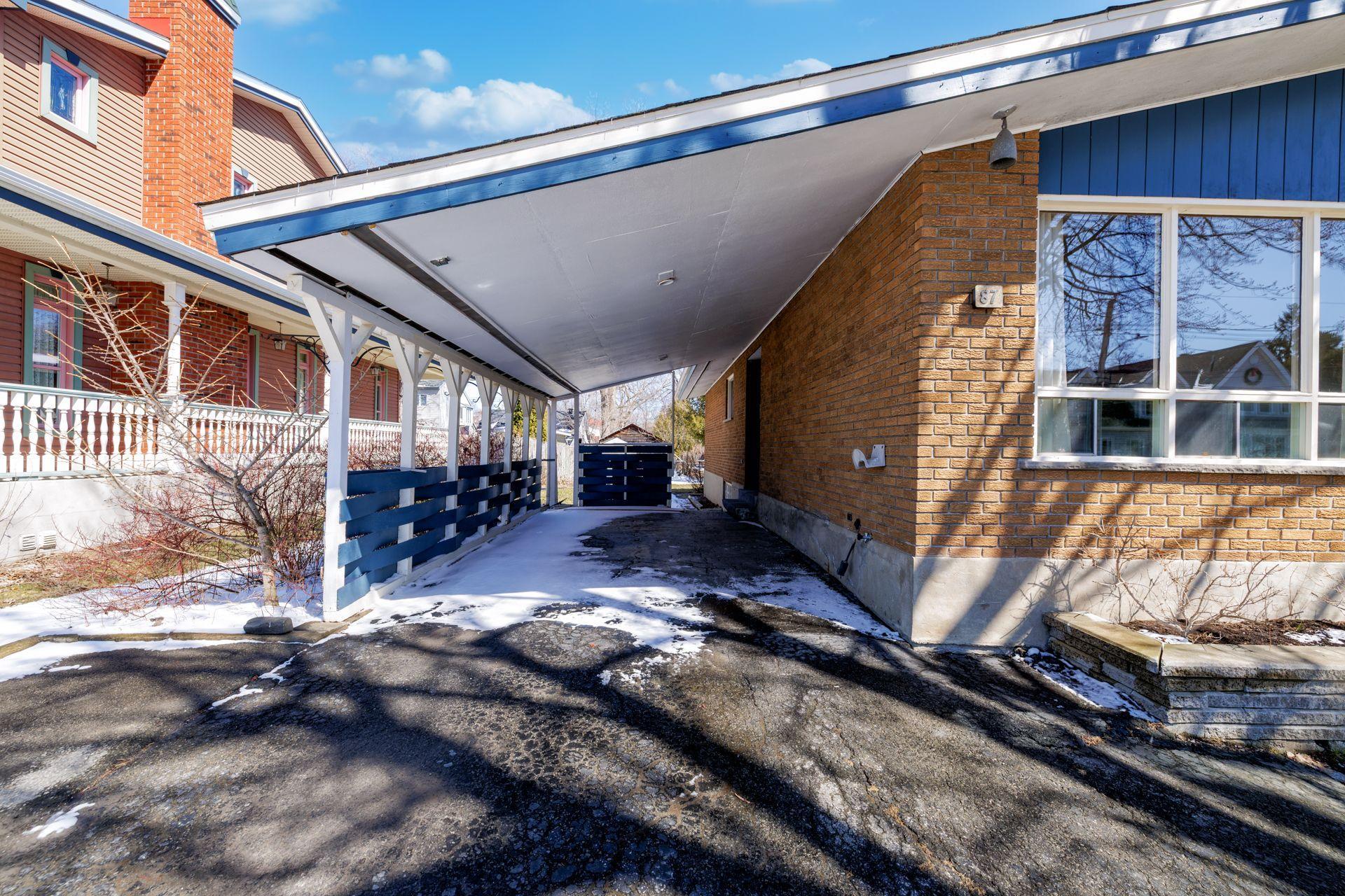 









87


Av. Queen

,
Pointe-Claire,




QC
H9R4G3

