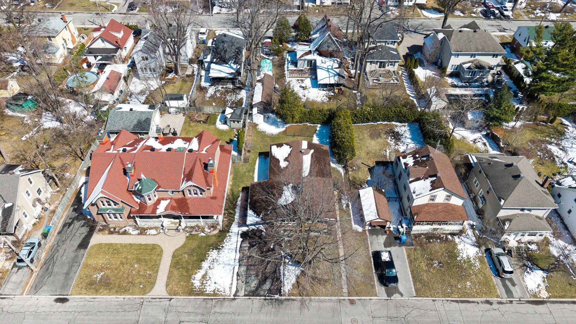 









87


Av. Queen

,
Pointe-Claire,




QC
H9R4G3

