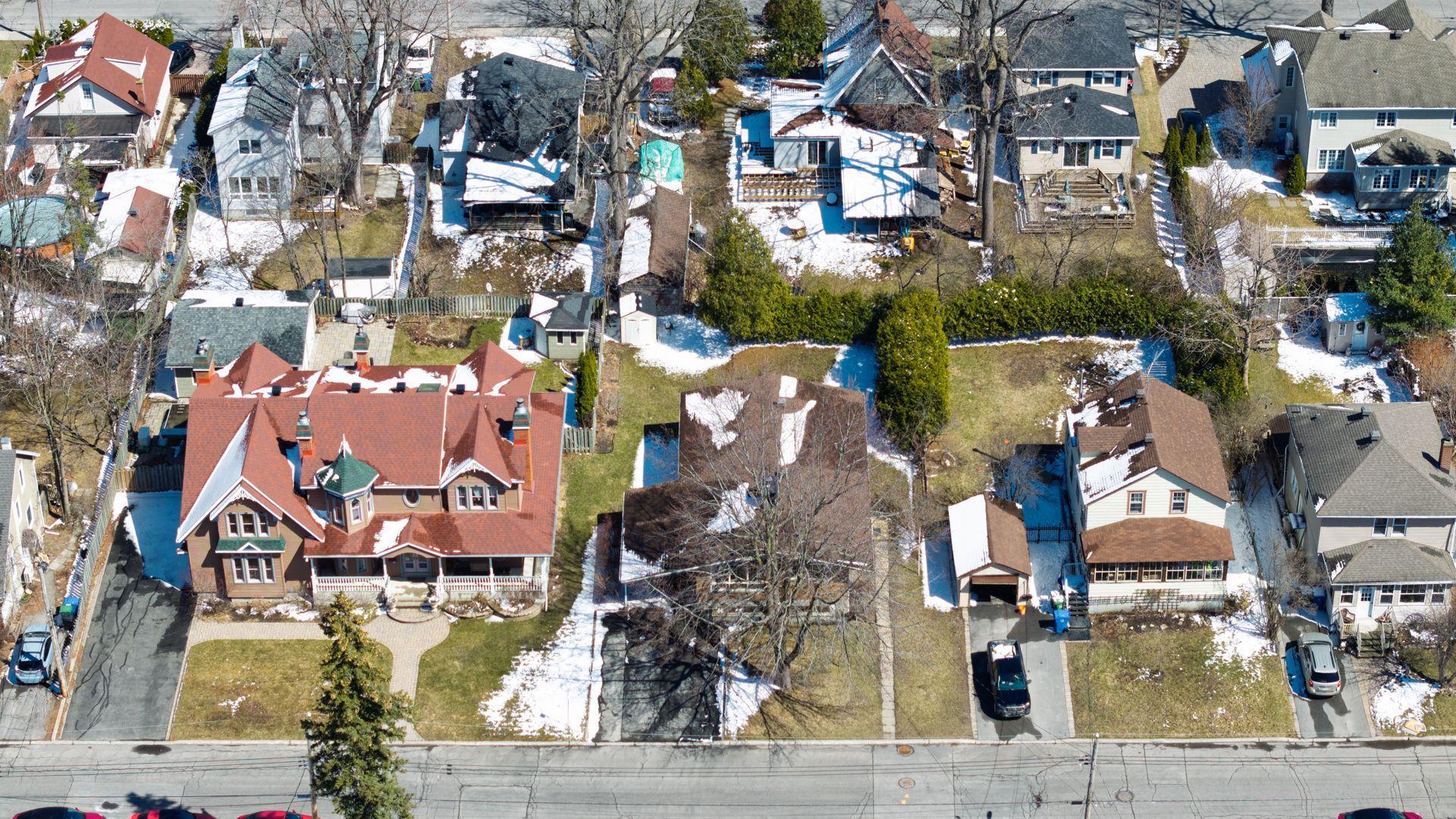 









87


Av. Queen

,
Pointe-Claire,




QC
H9R4G3

