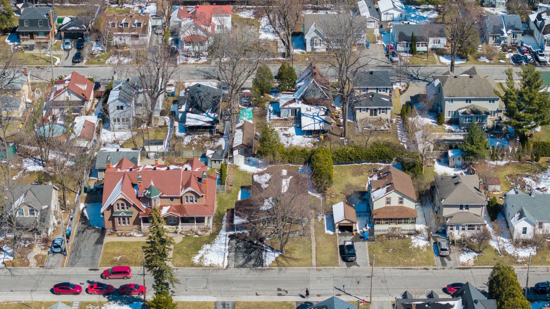 









87


Av. Queen

,
Pointe-Claire,




QC
H9R4G3

