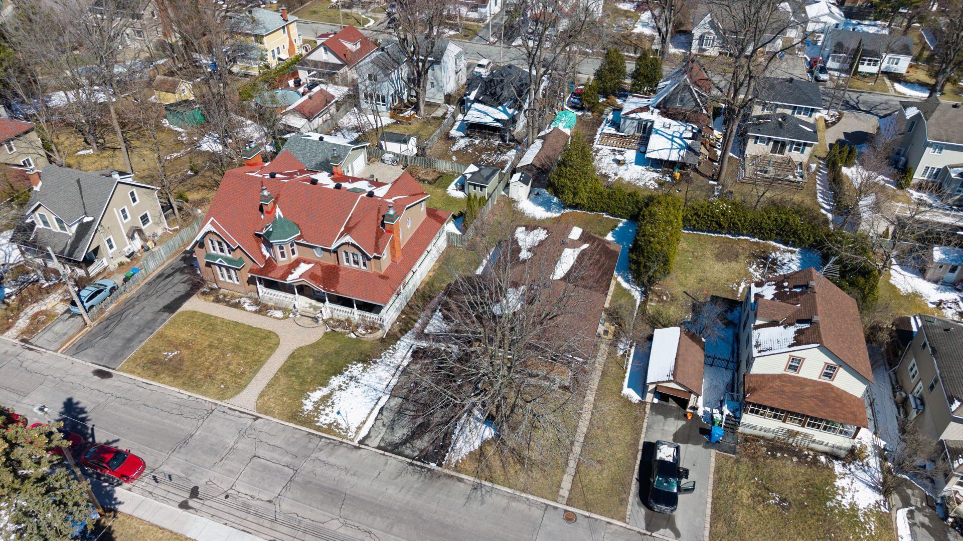 









87


Av. Queen

,
Pointe-Claire,




QC
H9R4G3


