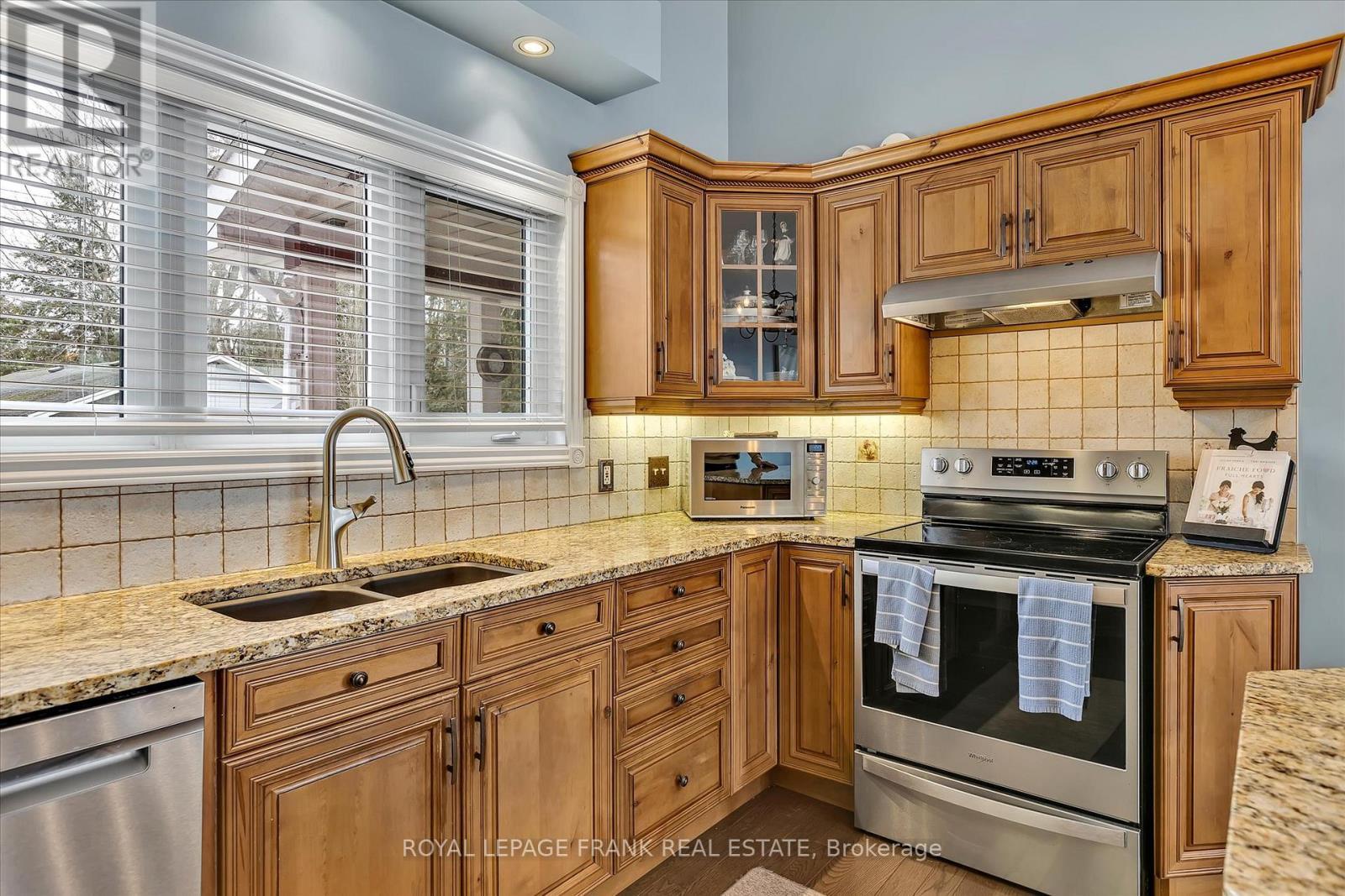 












29 WESTVIEW DRIVE

,
Kawartha Lakes (Emily),




Ontario
K0L2W0

