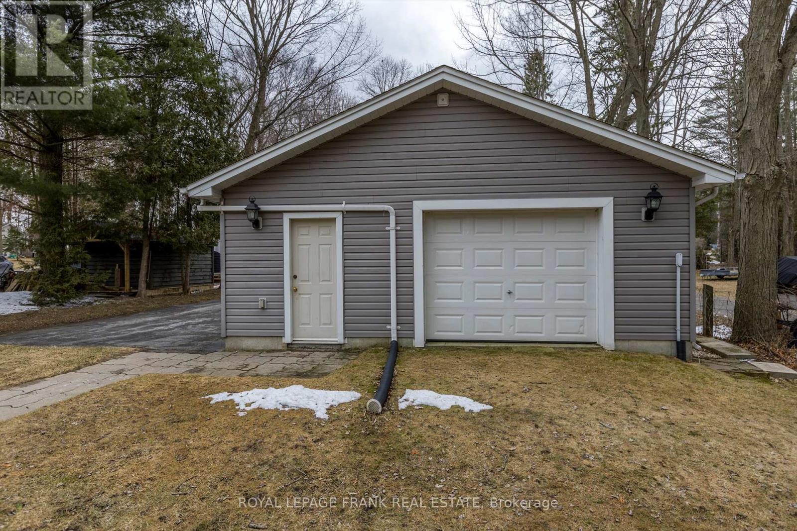 












29 WESTVIEW DRIVE

,
Kawartha Lakes (Emily),




Ontario
K0L2W0

