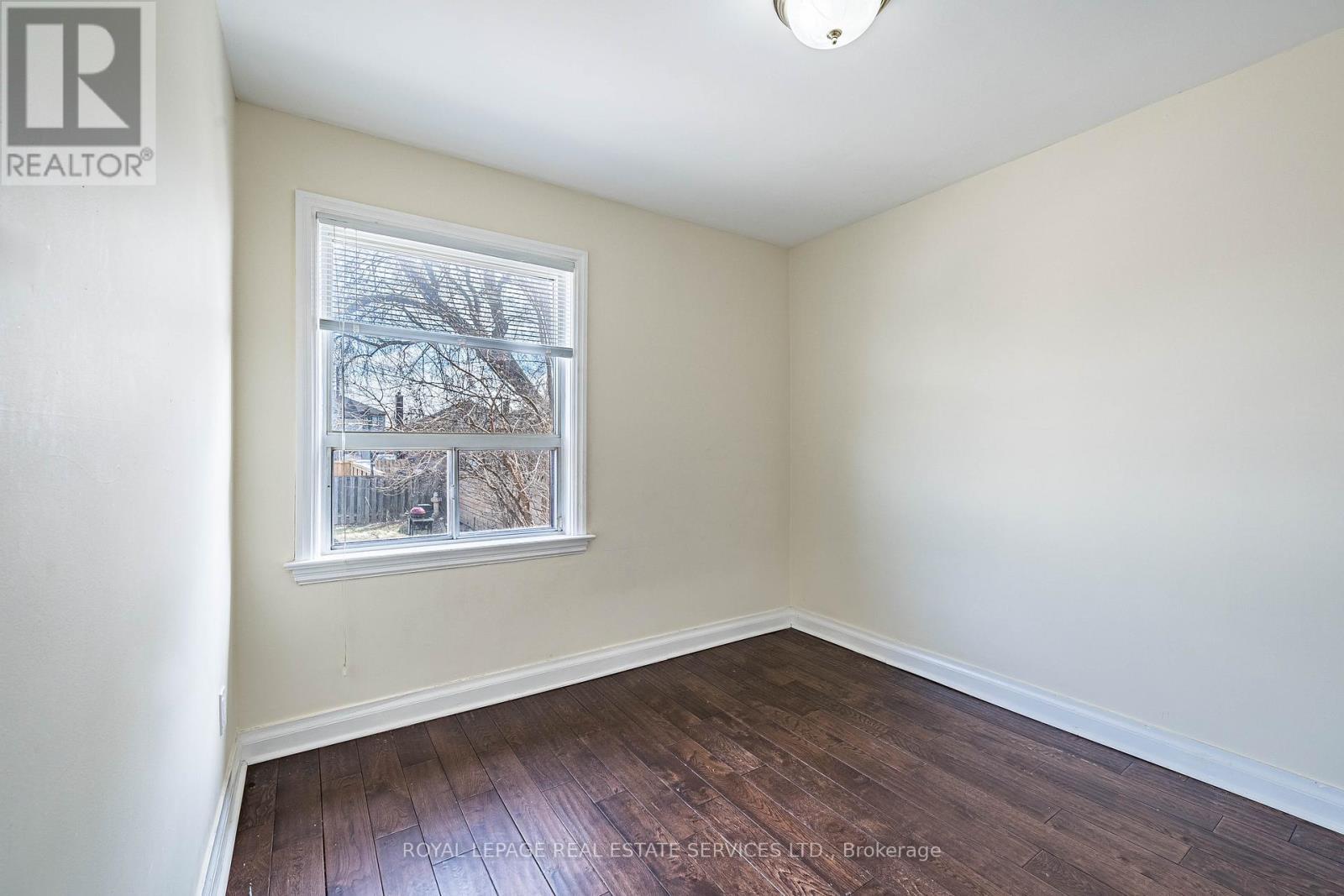 












UPPER - 233 BETA STREET

,
Toronto,




Ontario
M8W4H7

