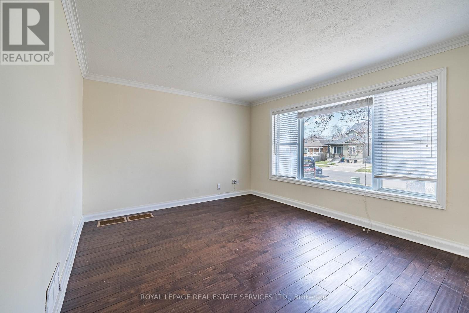 












UPPER - 233 BETA STREET

,
Toronto,




Ontario
M8W4H7


