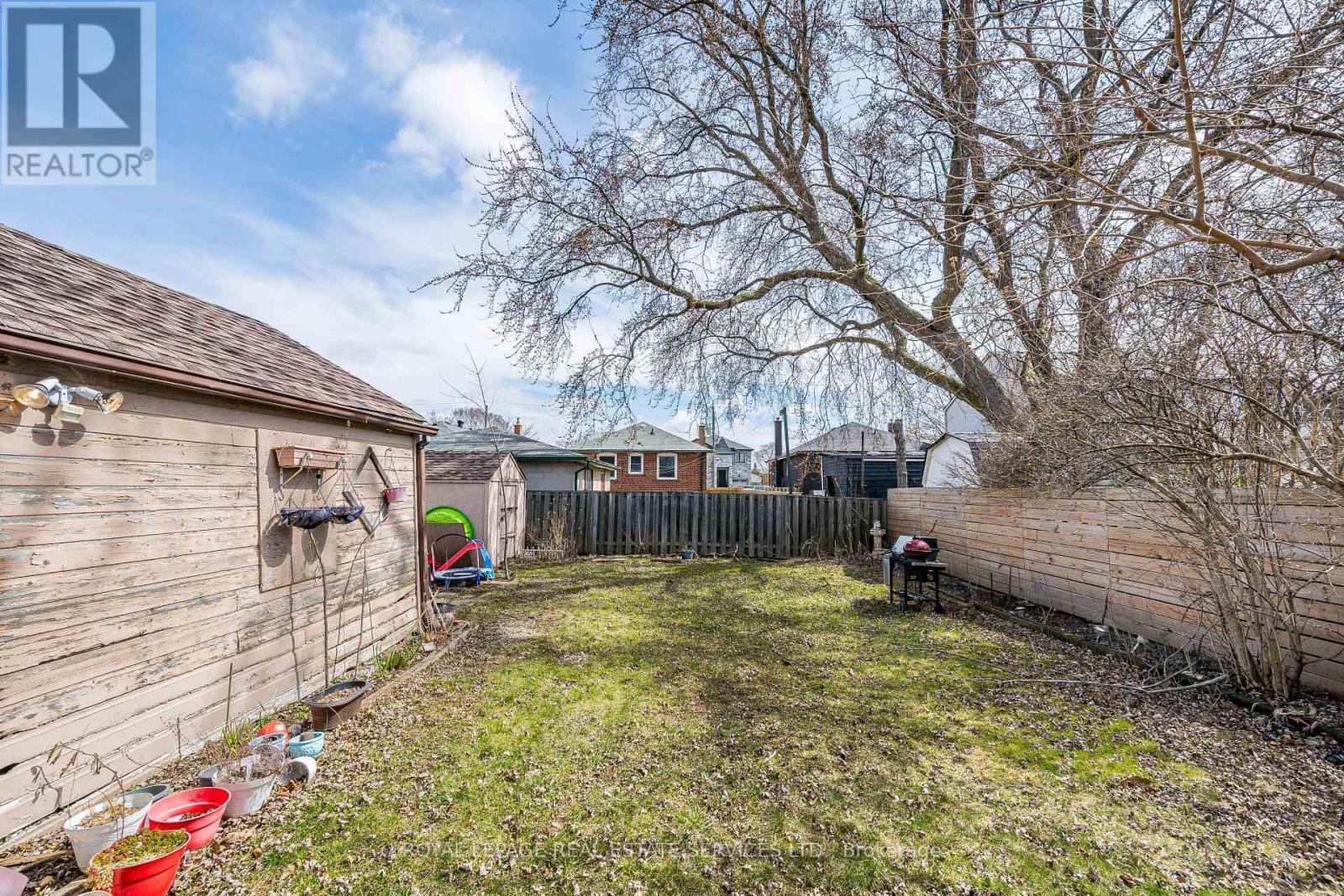 












UPPER - 233 BETA STREET

,
Toronto,




Ontario
M8W4H7

