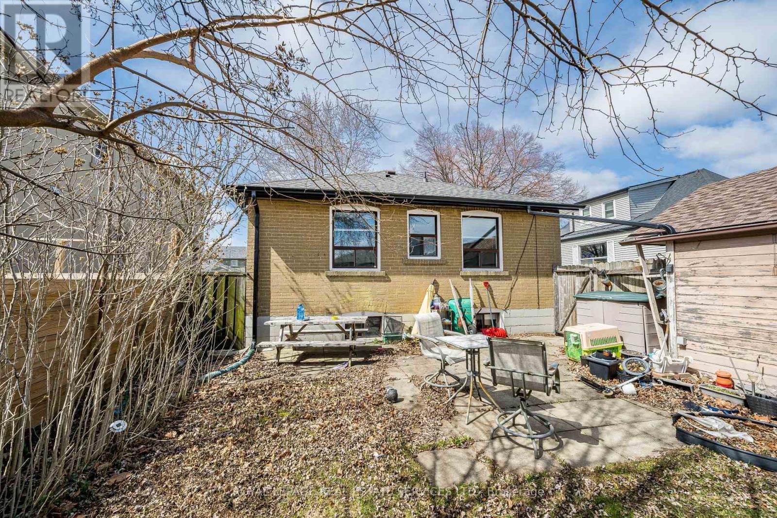 












UPPER - 233 BETA STREET

,
Toronto,




Ontario
M8W4H7

