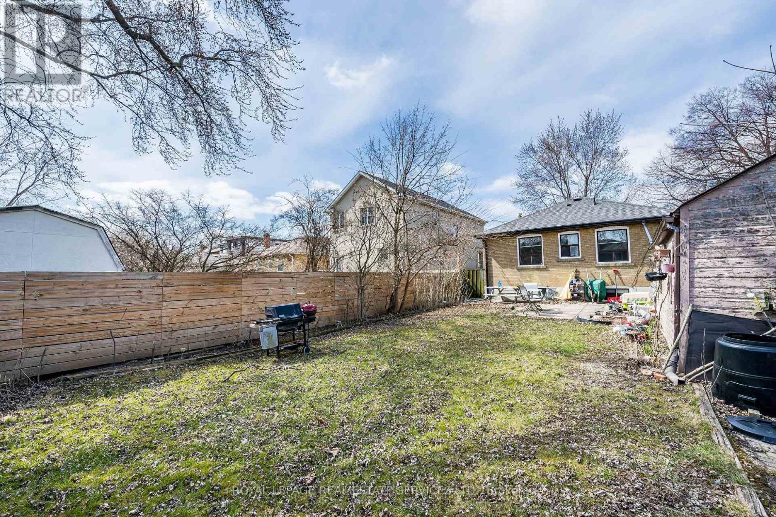 












UPPER - 233 BETA STREET

,
Toronto,




Ontario
M8W4H7

