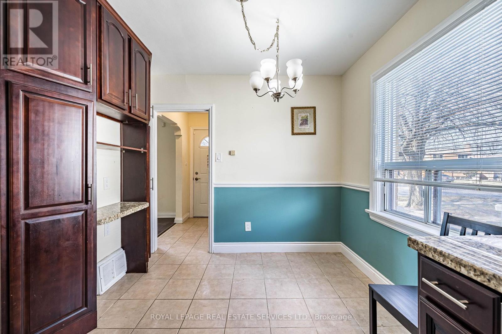 












UPPER - 233 BETA STREET

,
Toronto,




Ontario
M8W4H7

