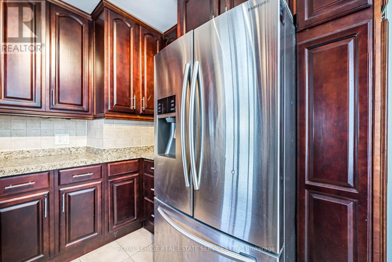 












UPPER - 233 BETA STREET

,
Toronto,




Ontario
M8W4H7

