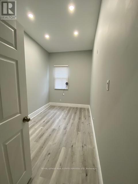 












304 - 206 CARLTON STREET

,
Toronto,




Ontario
M5A2L1

