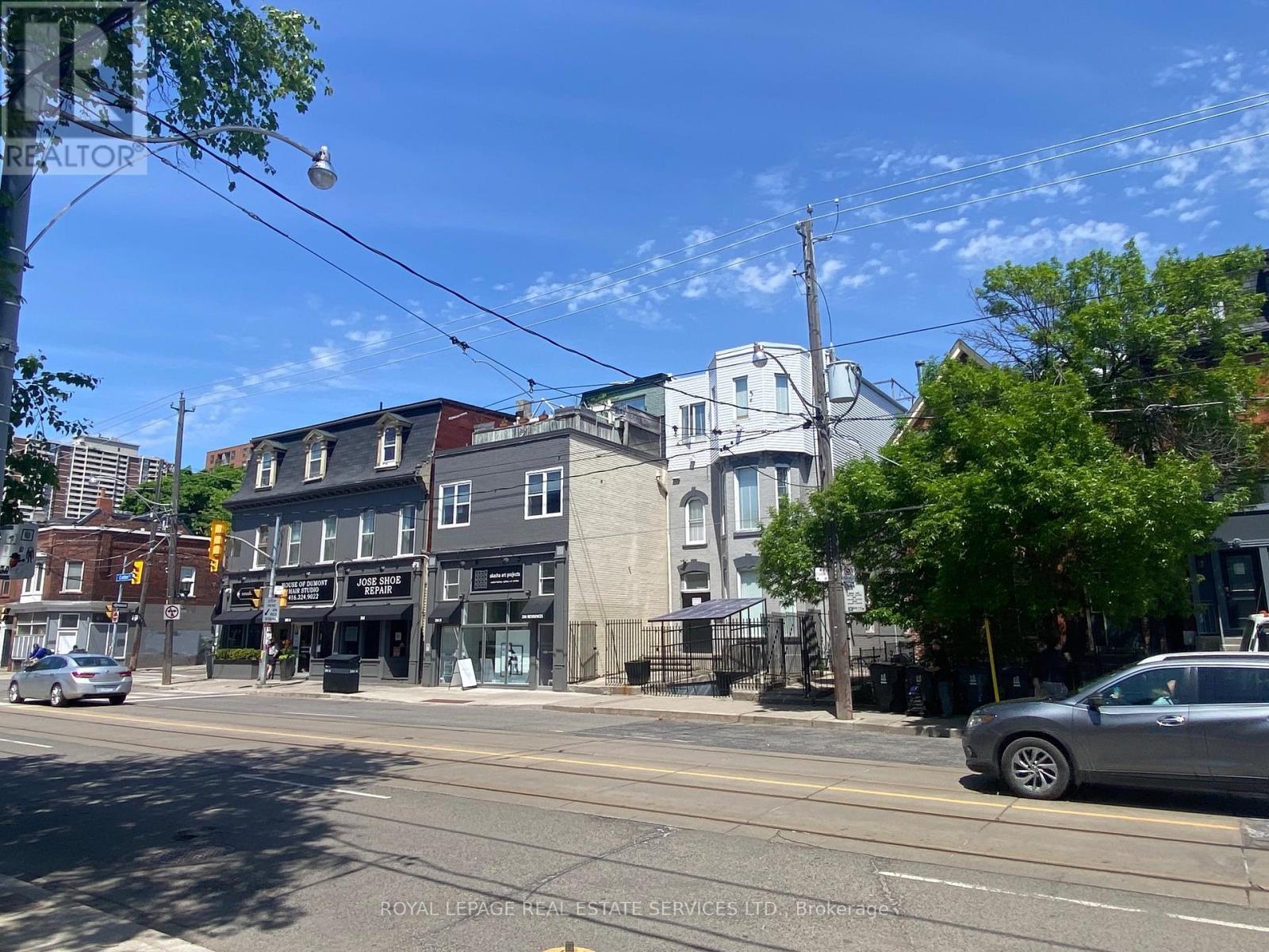 












304 - 206 CARLTON STREET

,
Toronto,




Ontario
M5A2L1

