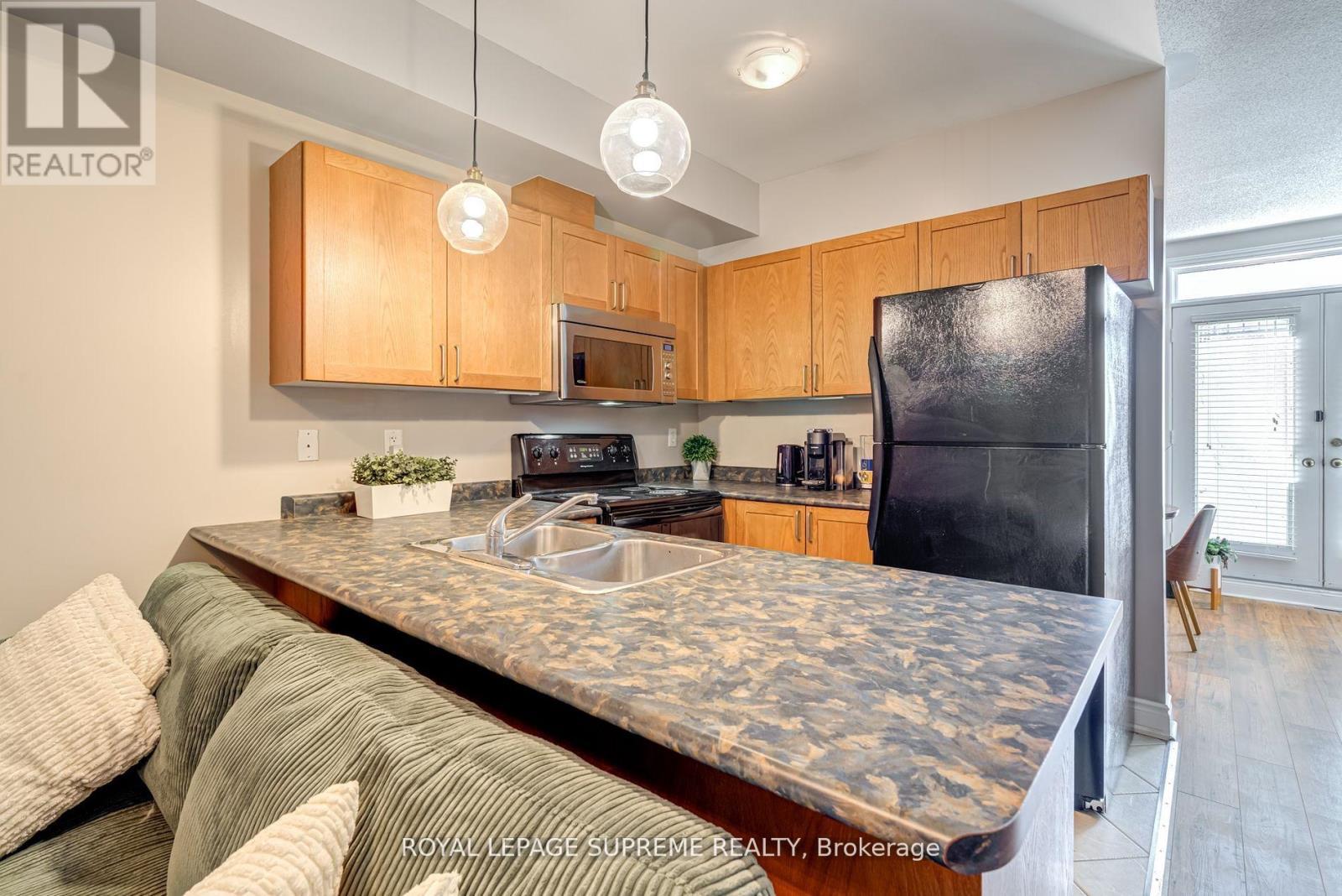 












184 WILTSHIRE AVENUE

,
Toronto,




Ontario
M6N5G2

