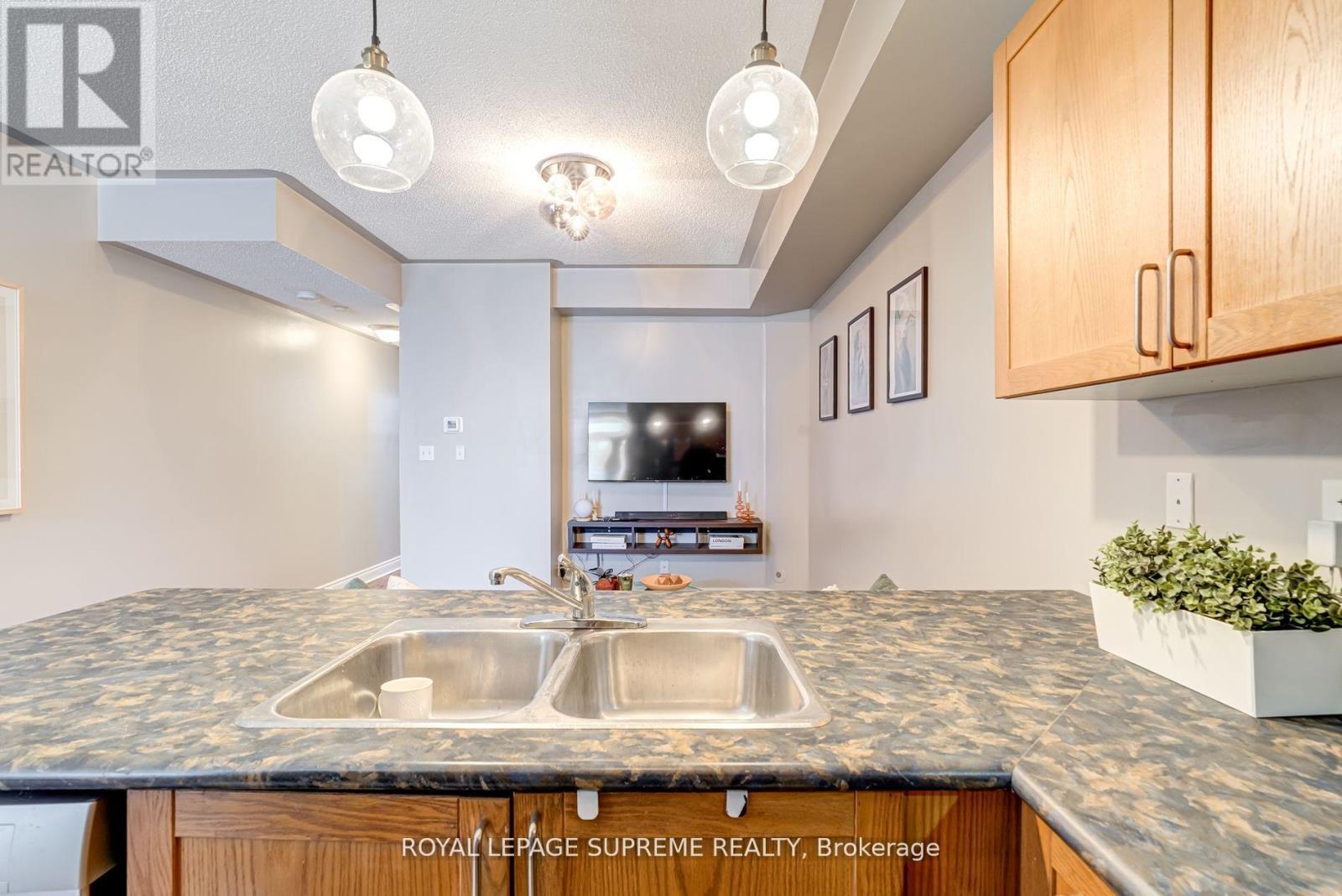 












184 WILTSHIRE AVENUE

,
Toronto,




Ontario
M6N5G2

