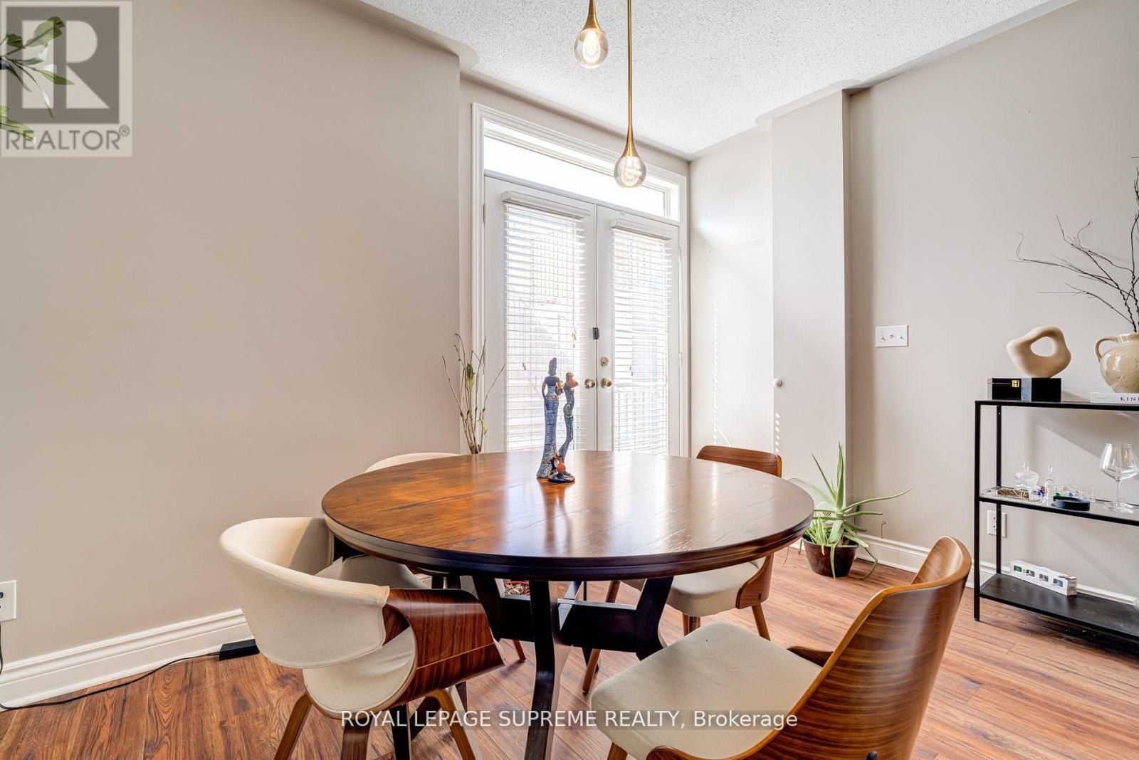 












184 WILTSHIRE AVENUE

,
Toronto,




Ontario
M6N5G2

