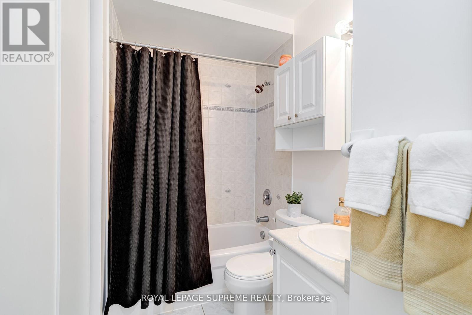 












184 WILTSHIRE AVENUE

,
Toronto,




Ontario
M6N5G2

