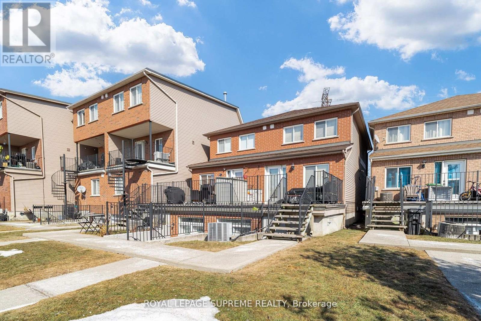 












184 WILTSHIRE AVENUE

,
Toronto,




Ontario
M6N5G2

