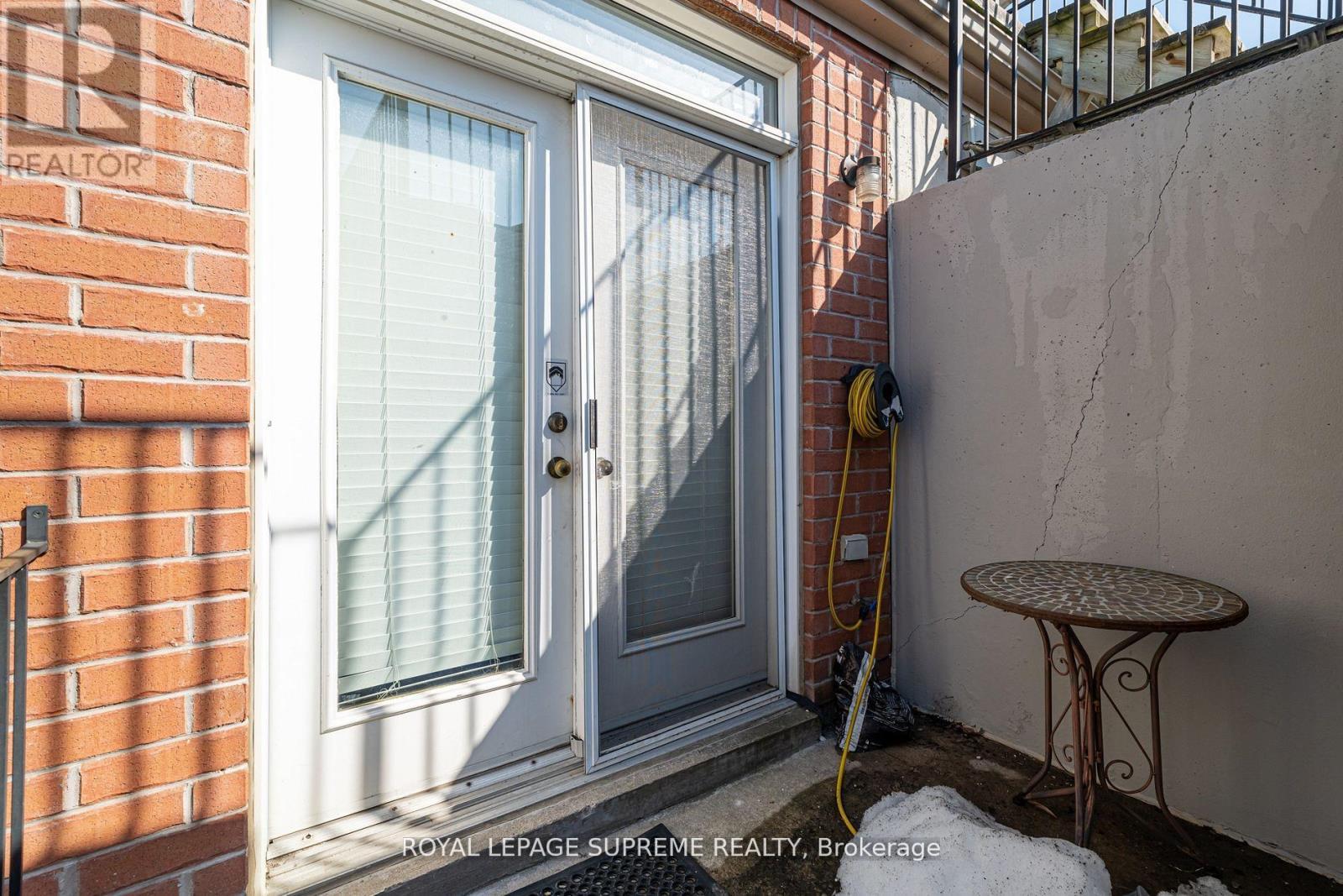 












184 WILTSHIRE AVENUE

,
Toronto,




Ontario
M6N5G2


