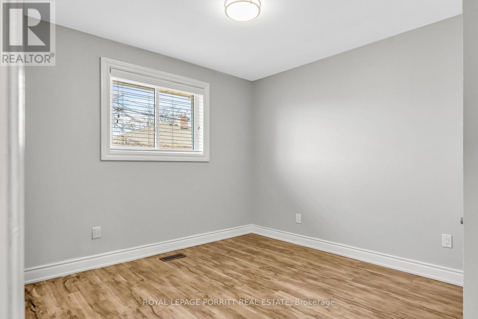 












14 ALBION CRESCENT

,
Brampton,




Ontario
L6T1L4

