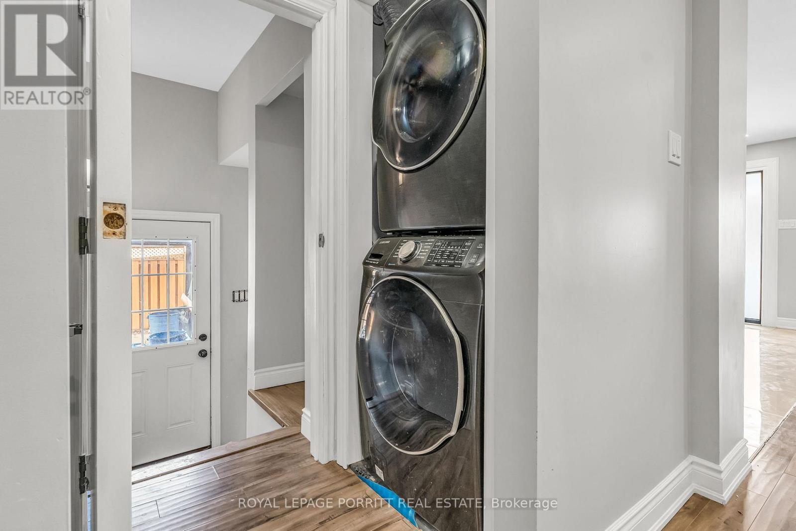 












14 ALBION CRESCENT

,
Brampton,




Ontario
L6T1L4

