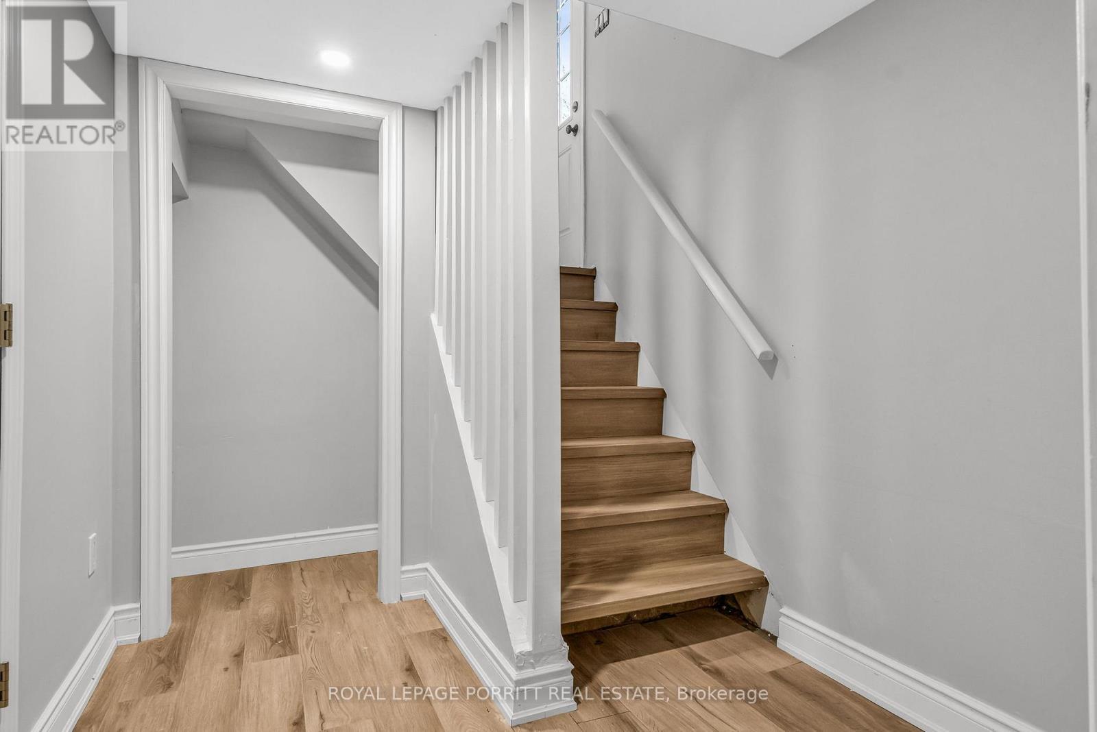 












14 ALBION CRESCENT

,
Brampton,




Ontario
L6T1L4

