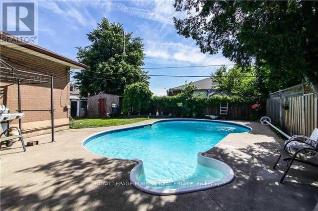 












14 ALBION CRESCENT

,
Brampton,




Ontario
L6T1L4

