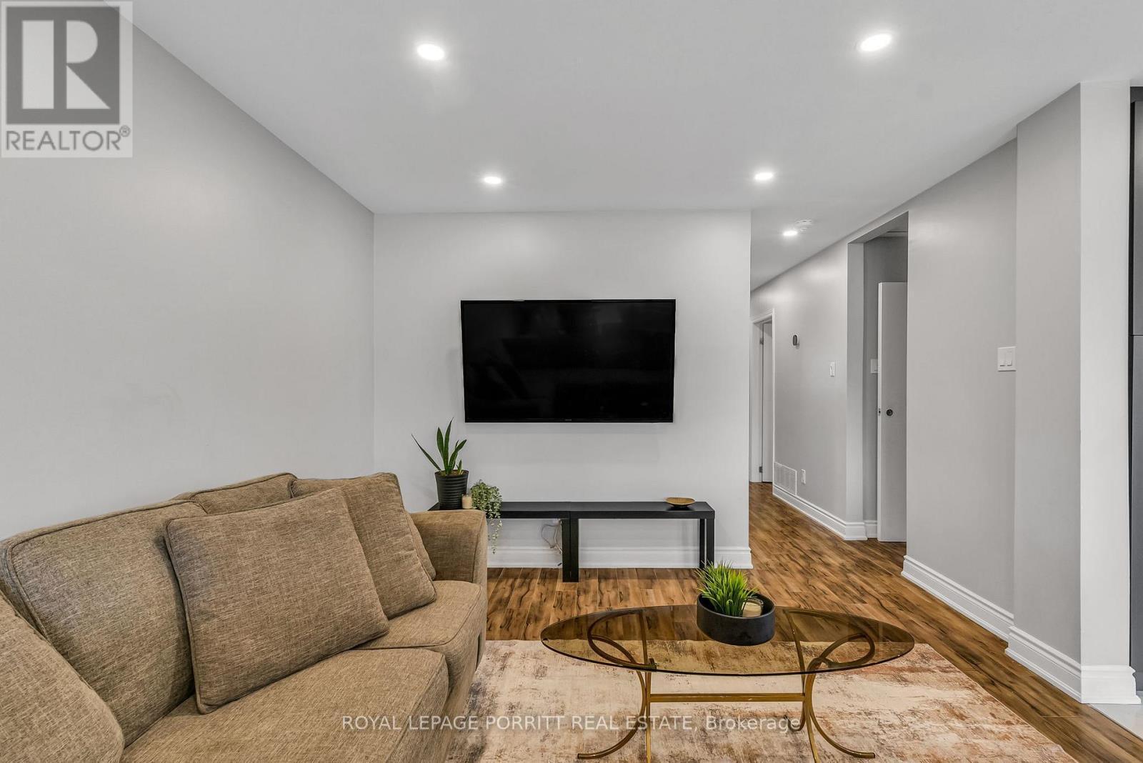 












14 ALBION CRESCENT

,
Brampton,




Ontario
L6T1L4

