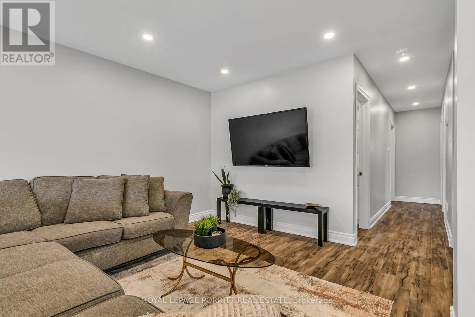 












14 ALBION CRESCENT

,
Brampton,




Ontario
L6T1L4

