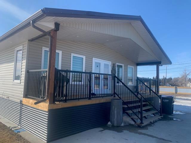 












906 South Railway Avenue

,
Shoal Lake,




Manitoba
R0J1Z0

