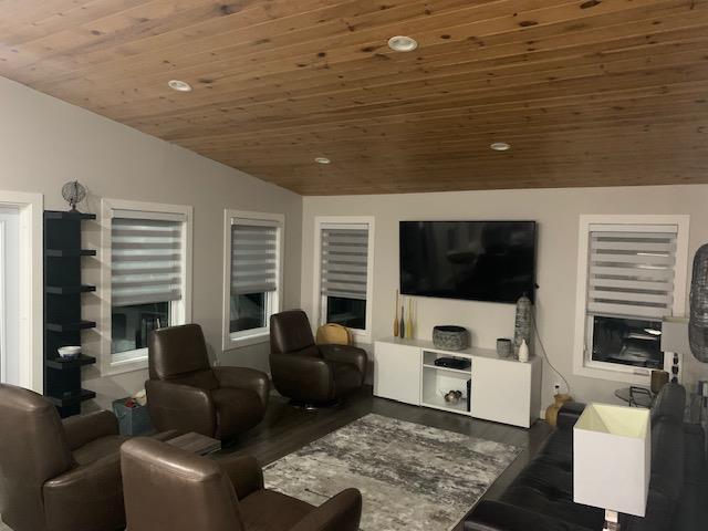 












906 South Railway Avenue

,
Shoal Lake,




Manitoba
R0J1Z0

