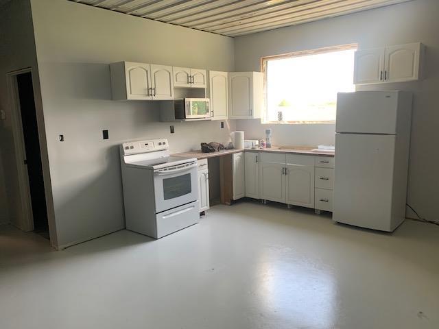 












906 South Railway Avenue

,
Shoal Lake,




Manitoba
R0J1Z0

