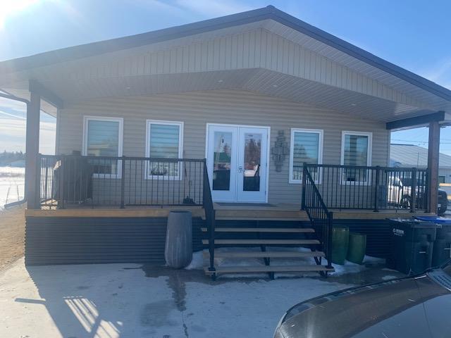 












906 South Railway Avenue

,
Shoal Lake,




Manitoba
R0J1Z0

