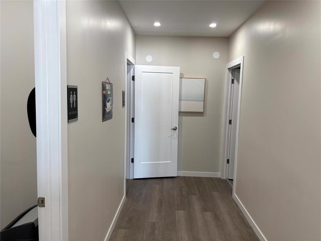 












906 South Railway Avenue

,
Shoal Lake,




Manitoba
R0J1Z0

