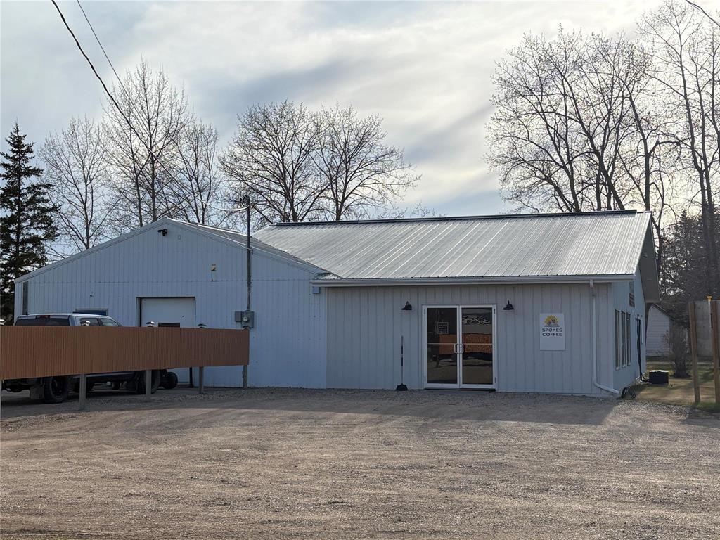 












906 South Railway Avenue

,
Shoal Lake,




Manitoba
R0J1Z0

