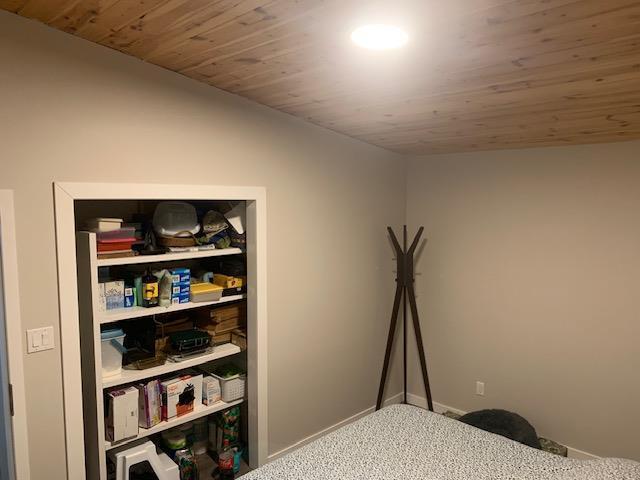 












906 South Railway Avenue

,
Shoal Lake,




Manitoba
R0J1Z0

