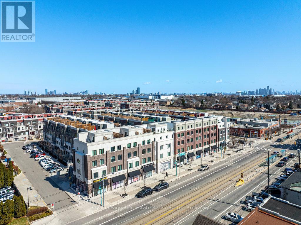 












14 - 3580 LAKE SHORE BOULEVARD W

,
Toronto (Long Branch),




Ontario
M8W1N6

