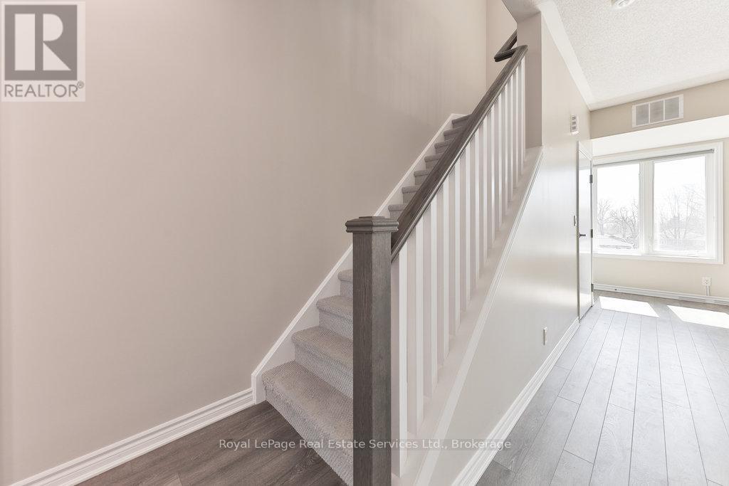 












14 - 3580 LAKE SHORE BOULEVARD W

,
Toronto (Long Branch),




Ontario
M8W1N6

