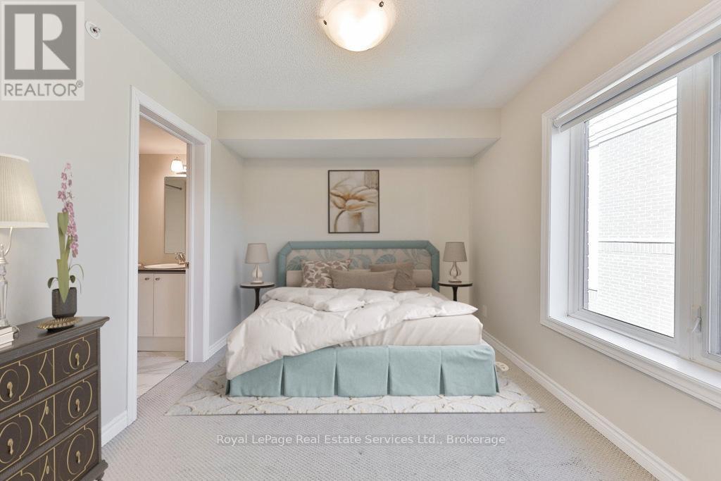 












14 - 3580 LAKE SHORE BOULEVARD W

,
Toronto (Long Branch),




Ontario
M8W1N6

