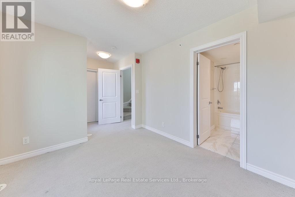 












14 - 3580 LAKE SHORE BOULEVARD W

,
Toronto (Long Branch),




Ontario
M8W1N6

