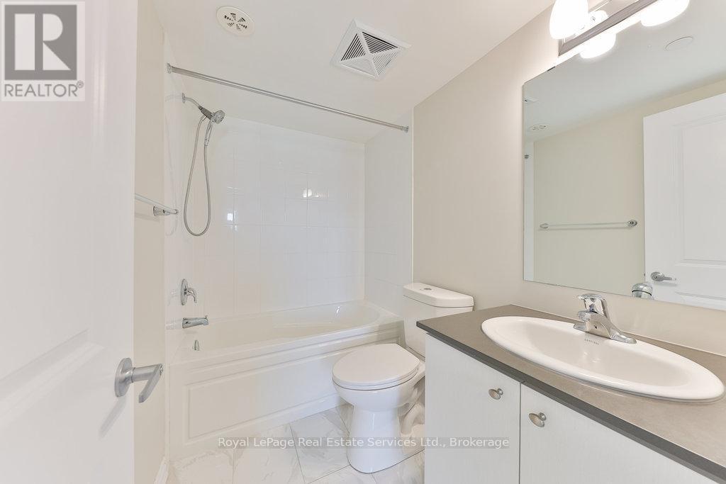












14 - 3580 LAKE SHORE BOULEVARD W

,
Toronto (Long Branch),




Ontario
M8W1N6

