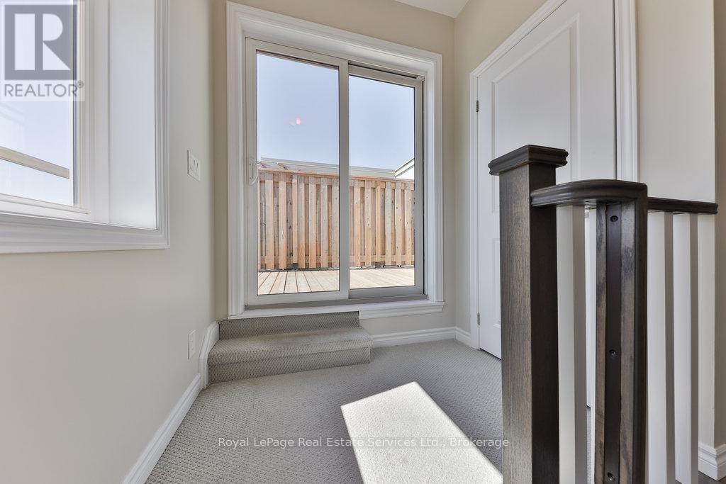 












14 - 3580 LAKE SHORE BOULEVARD W

,
Toronto (Long Branch),




Ontario
M8W1N6

