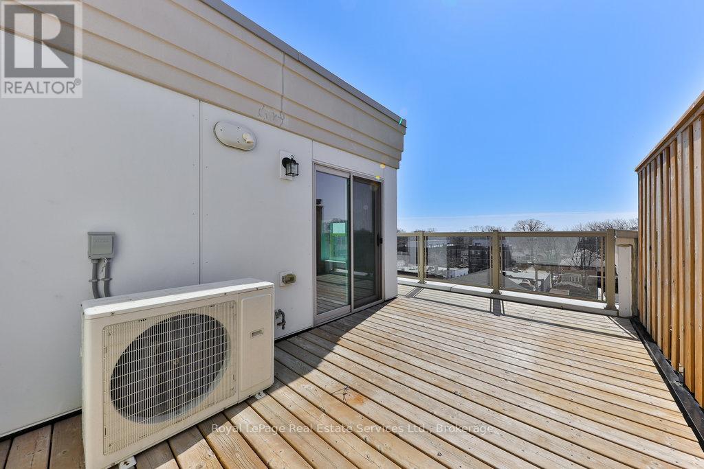 












14 - 3580 LAKE SHORE BOULEVARD W

,
Toronto (Long Branch),




Ontario
M8W1N6

