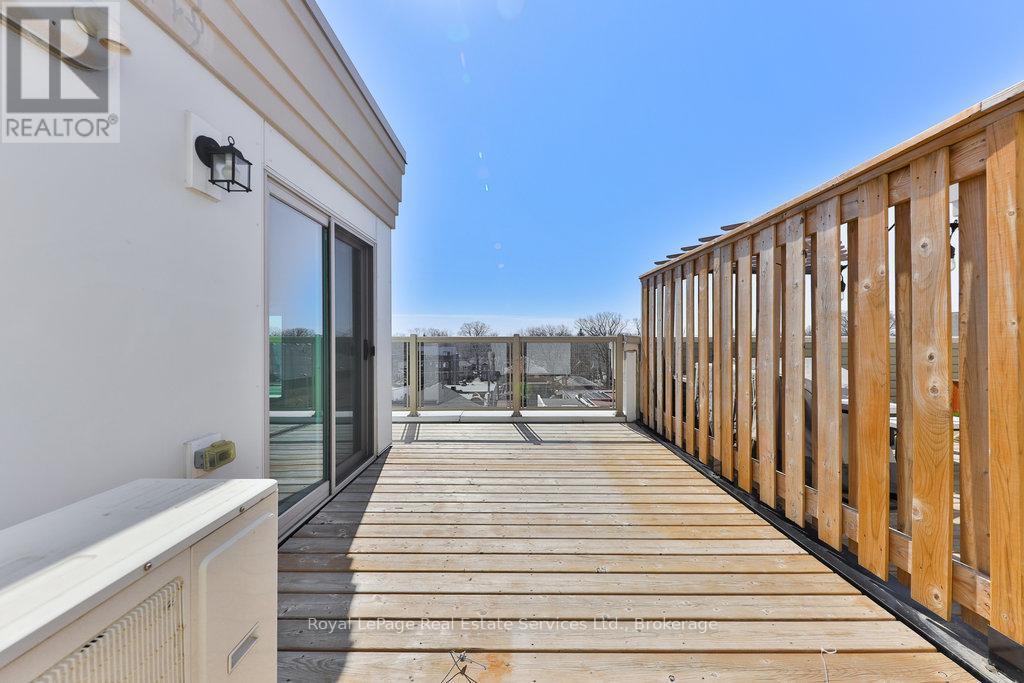 












14 - 3580 LAKE SHORE BOULEVARD W

,
Toronto (Long Branch),




Ontario
M8W1N6

