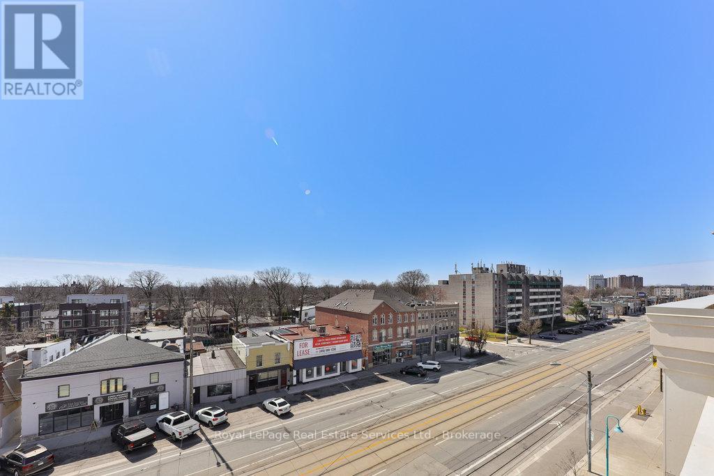 












14 - 3580 LAKE SHORE BOULEVARD W

,
Toronto (Long Branch),




Ontario
M8W1N6

