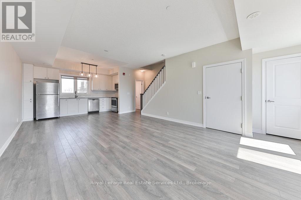 












14 - 3580 LAKE SHORE BOULEVARD W

,
Toronto (Long Branch),




Ontario
M8W1N6


